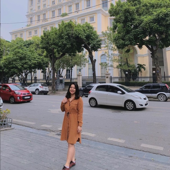 Elegant Outfit - Picture 3 of 3